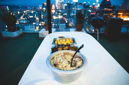 ホステルの敷地内または近くでの食事または食べ物