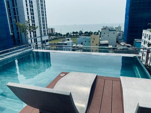 The swimming pool at or close to Luu Ngai Condotel Quy Nhon