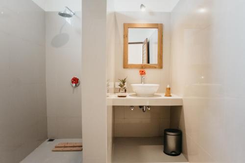 Phòng tắm tại Tu Sandat Homestay