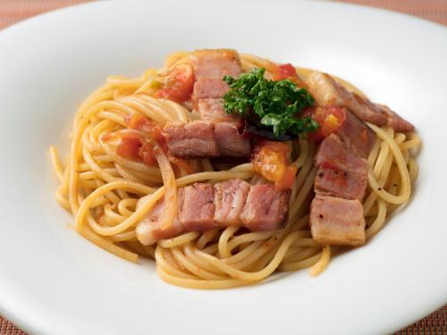 Makanan di atau berdekatan hotel