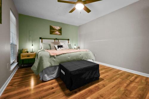 Pet-Friendly Smoky Mountain Cabin with Hot Tub, Privacy & Amazing Views photo 16
