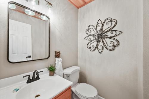 Pet-Friendly Smoky Mountain Cabin with Hot Tub, Privacy & Amazing Views photo 8