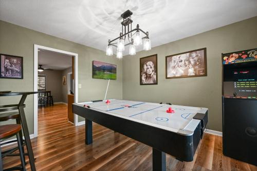 Pet-Friendly Smoky Mountain Cabin with Hot Tub, Privacy & Amazing Views photo 21