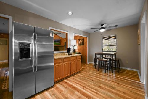 Pet-Friendly Smoky Mountain Cabin with Hot Tub, Privacy & Amazing Views photo 20