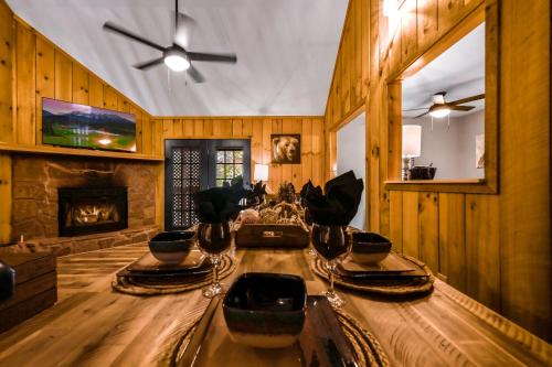 Pet-Friendly Smoky Mountain Cabin with Hot Tub, Privacy & Amazing Views photo 27