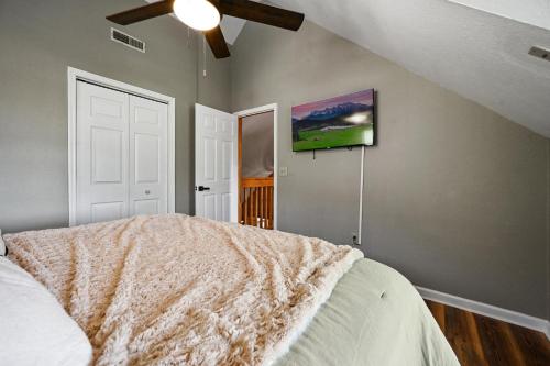 Pet-Friendly Smoky Mountain Cabin with Hot Tub, Privacy & Amazing Views photo 29