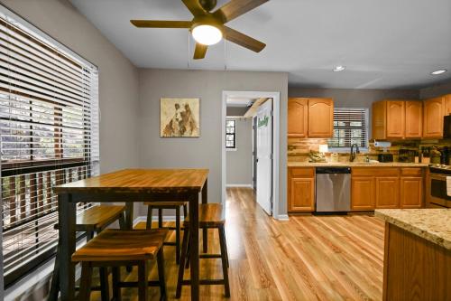 Pet-Friendly Smoky Mountain Cabin with Hot Tub, Privacy & Amazing Views photo 34