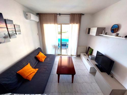 Χώρος καθιστικού στο BRAVAHOLIDAYS-271-Zeus