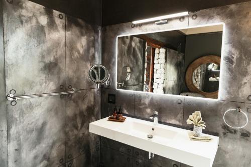 Kylpyhuone majoituspaikassa Etosha Oberland Lodge
