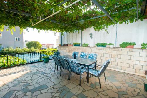 Gallery image of Apartments Perkušić in Omiš