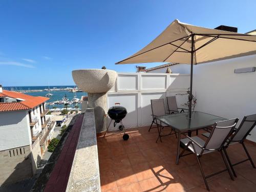 Un balcon sau o terasă la Duplex Sant Jordi Puerto Cambrils