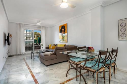 Lovely 2 bedroom Locrimar V walk to beach RDR260
