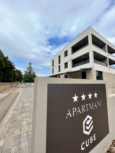 Certifikát, hodnocení, plakát nebo jiný dokument vystavený v ubytování Apartmani CUBE L