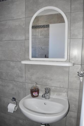 Giorgos-Fenia Apartments