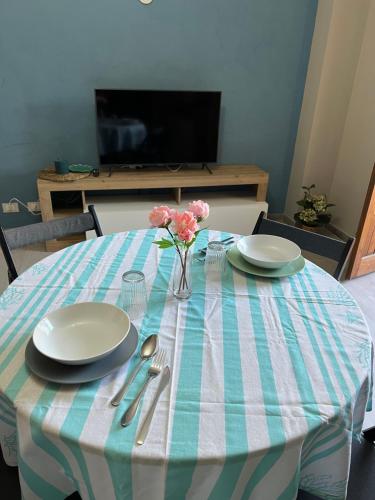 Μια τηλεόραση ή/και κέντρο ψυχαγωγίας στο Casa vacanza Tropicana Home