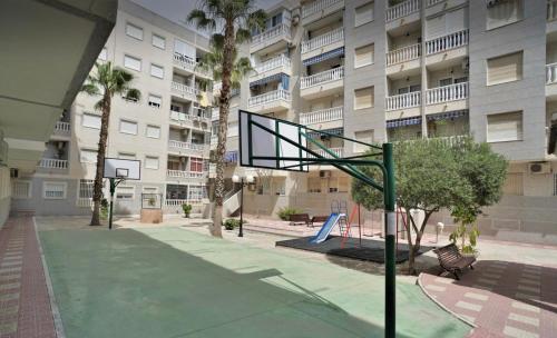 Fotografia z galérie ubytovania Wyjątkowy Apartament z basenem, placem zabaw, blisko morza v destinácii Torrevieja