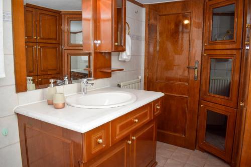 Ett badrum på Rastoni Chania - Guests Apartment