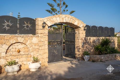 Gambar di galeri bagi Borgo Marino Beach Residence di Lampedusa