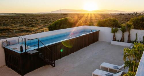 The swimming pool at or close to Exclusivo cortijo con piscina privada