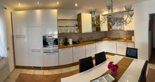 Η κουζίνα ή μικρή κουζίνα στο Ferienhaus Dalmatia