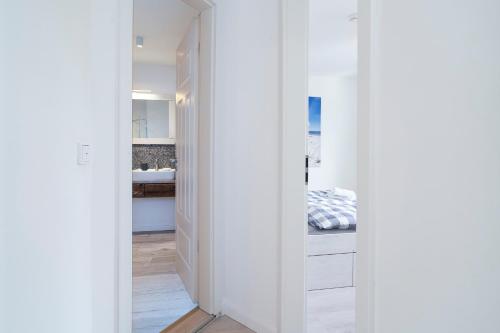 Nautic Strandhotelにあるベッド