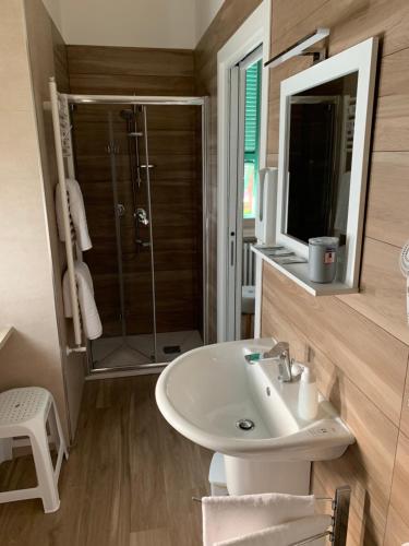 Koupelna v ubytování B&B Piano Romano -con parcheggio privato gratuito-
