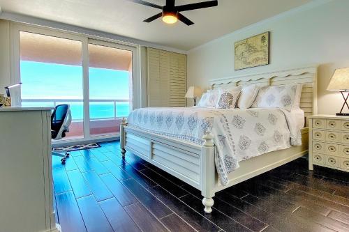 Gallery image of Crescent Beach Club II PHB in Clearwater Beach