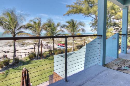 Gallery image of Bungalow Beach Place 6 in Clearwater Beach