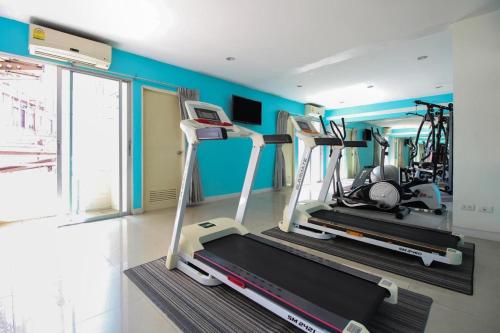 Fitness centrum a/nebo fitness zařízení v ubytování Mee sook Hotel and Residence