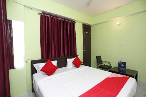 Posteľ alebo postele v izbe v ubytovaní Flagship Near Anisabad Golambar