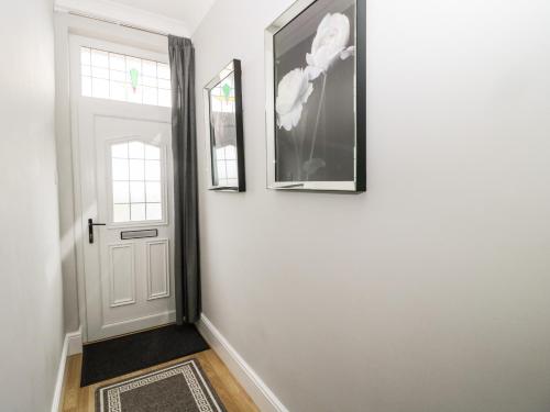 11 Marine View – Photos 2