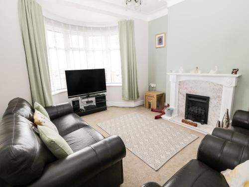 11 Marine View – Photos 3