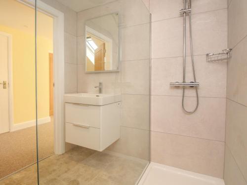 Vannituba majutusasutuses The Stables, Burton Bradstock