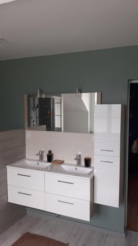 A kitchen or kitchenette at Gîte de la Filature