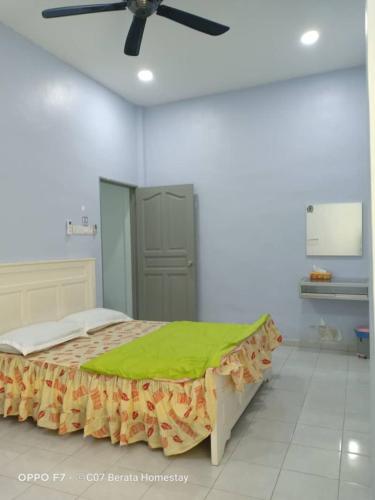 Katil atau katil-katil dalam bilik di BerataStay @ Segamat