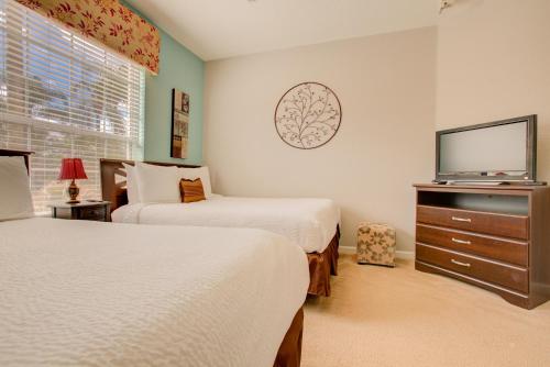 Gorgeous 1st-Floor, End Unit Condo w LAKEVIEW photo 24