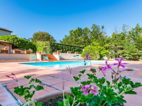 Bazén v ubytování Holiday Home Bardeggiano - Caterina 6 by Interhome nebo v jeho okolí