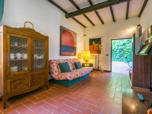 Posezení v ubytování Holiday Home Bardeggiano - Caterina 8 - COL243 by Interhome