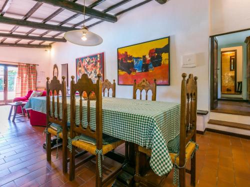 Ruang duduk di Holiday Home Bardeggiano - Caterina 4 - COL247 by Interhome