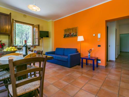 Χώρος καθιστικού στο Apartment Casolare Bretulla-2 by Interhome