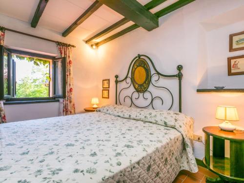 Postel nebo postele na pokoji v ubytování Holiday Home Bardeggiano - Caterina 5 by Interhome