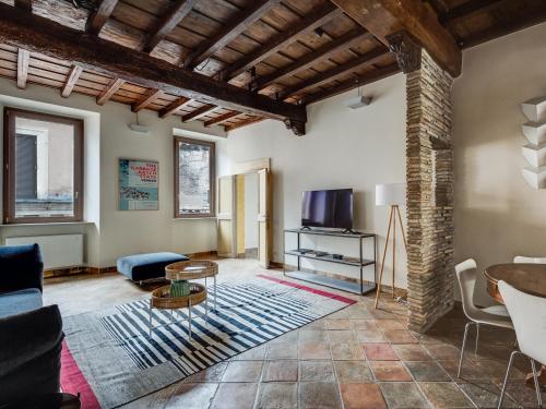 Pantheon Enchanting Luxury Apartment