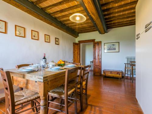 Posezení v ubytování Apartment Giuggiolo 4 by Interhome
