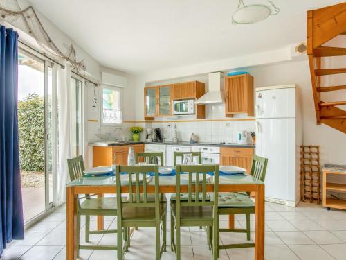 Photo de la galerie de l'établissement Holiday Home Le Hameau des Pêcheurs-1 by Interhome, à Mimizan-Plage