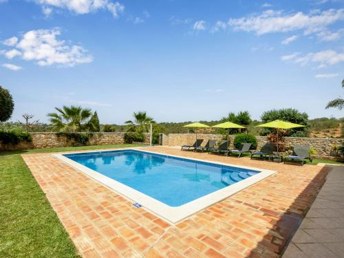 Kolam renang di atau dekat dengan Villa Villa Pescada by Interhome