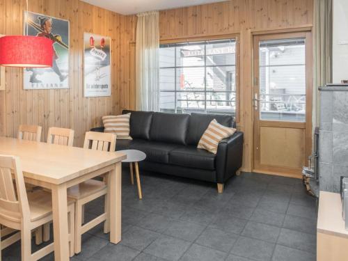 Posezení v ubytování Holiday Home Rukatonttu d 13 by Interhome
