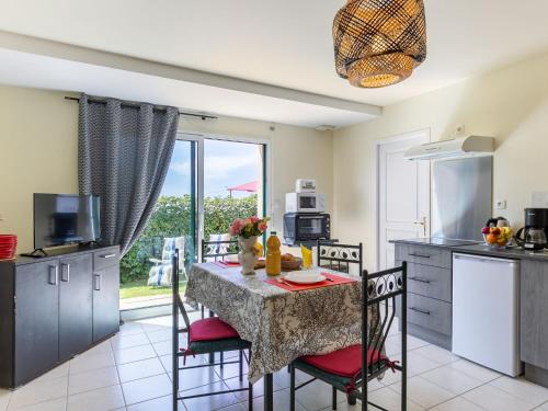 Η κουζίνα ή μικρή κουζίνα στο Apartment Chez Yvette by Interhome