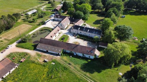 Ptičja perspektiva objekta L'auberge 10 à 15 pers 30min zoo beauval chambord cheverny