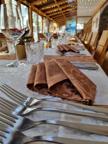 Comida en o cerca de este hotel
