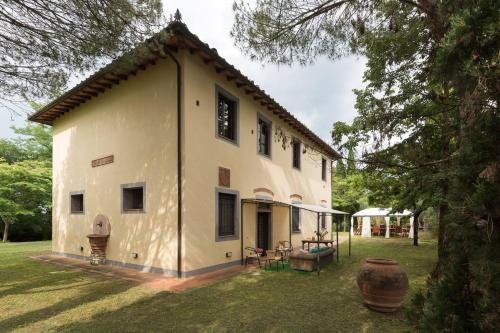 Taman di luar La Ginestra di Valerio - Chianti villa with large Pool & Wifi